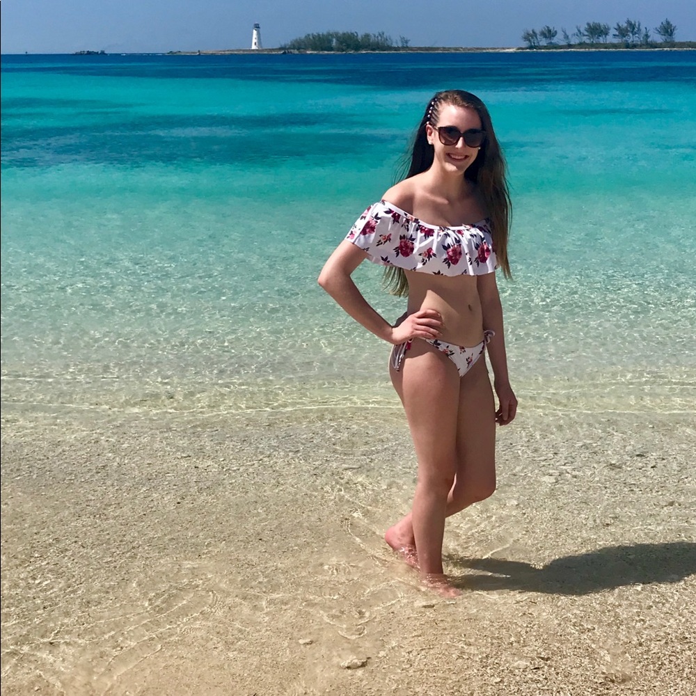 Bikini set!!🌟 - Picture 2 of 3